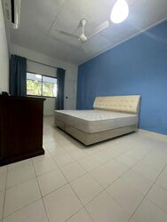 Sixth Avenue (D10), Terrace #443225121
